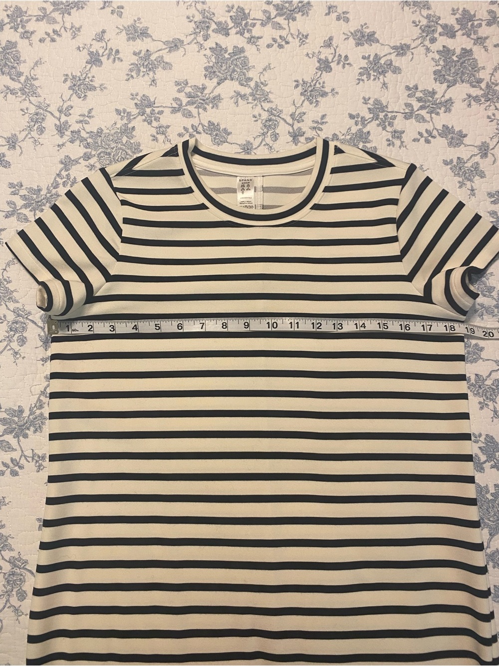 SPANX Air Essentials Black Striped Short Sleeved Maxi Dress Size Small - Picture 4 of 6
